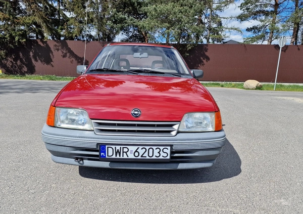 Opel Kadett cena 5500 przebieg: 117000, rok produkcji 1991 z Wrocław małe 137